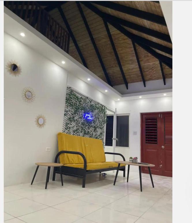 Queens Palace -Montego Bay Airport Suite ภายนอก รูปภาพ